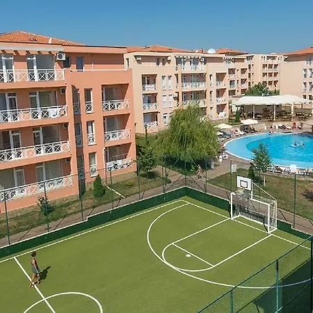 One Bedroom Apartment, Sunny Day 6 *